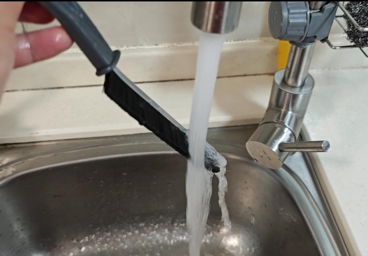 Effortless Grout Surface Cleaning with AUSAYE Crevice Brushes
