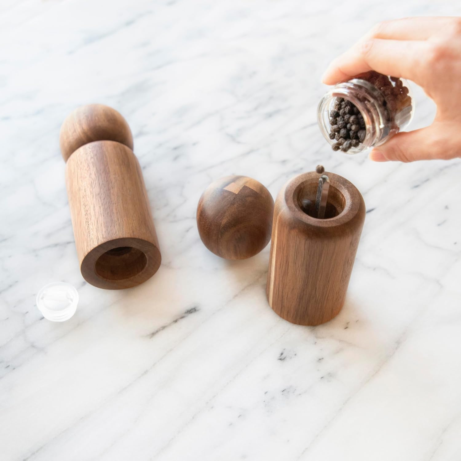Simple Modern Acacia Wood Manual Refillable Salt Pepper Set