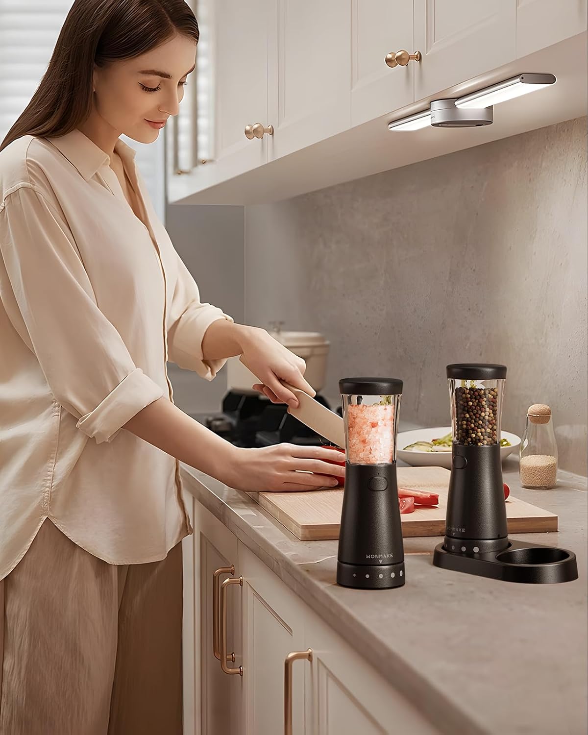 Adjustable Electric Salt Pepper Grinder Set 45oz